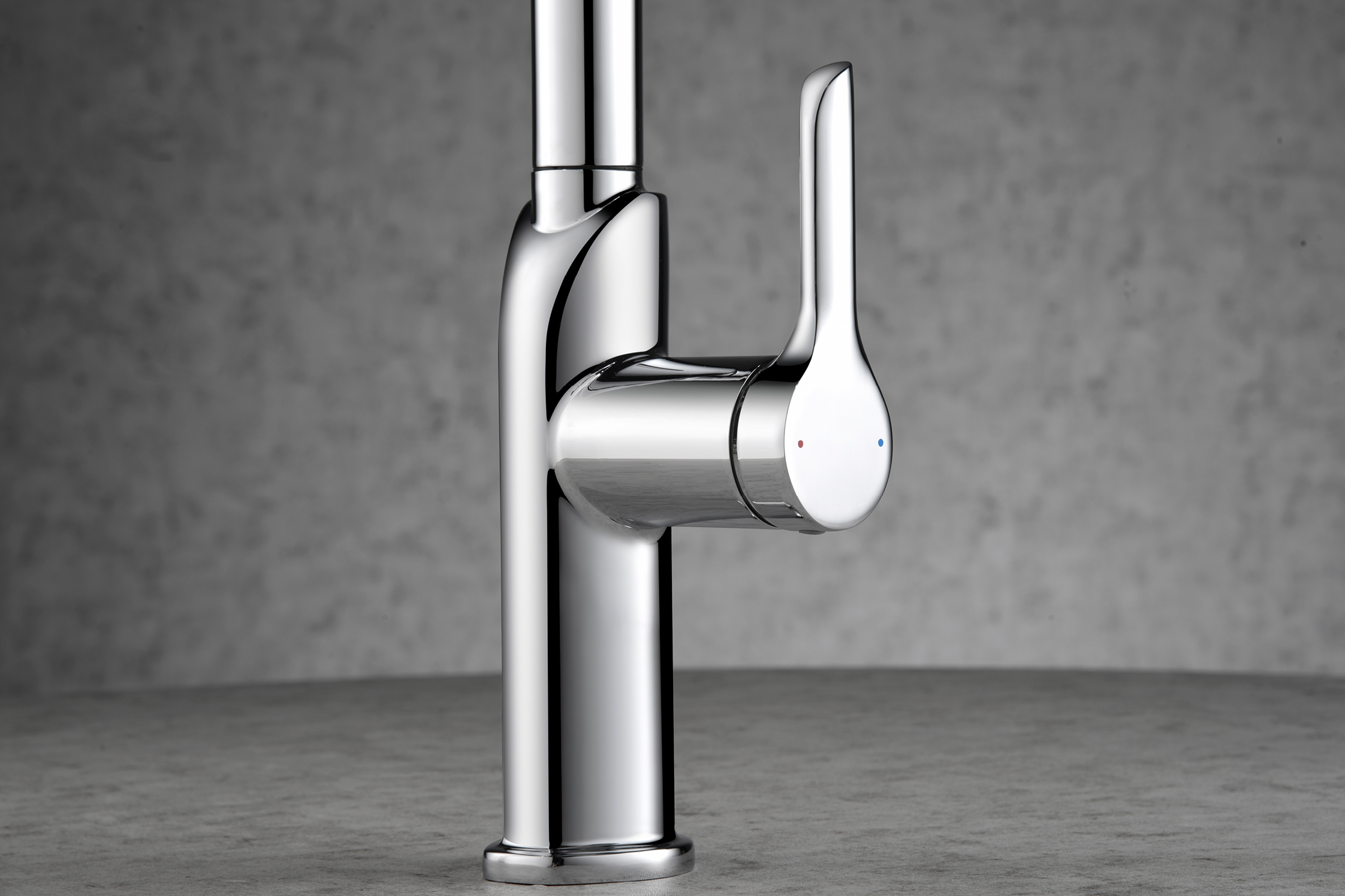 pull-down kitchen faucet