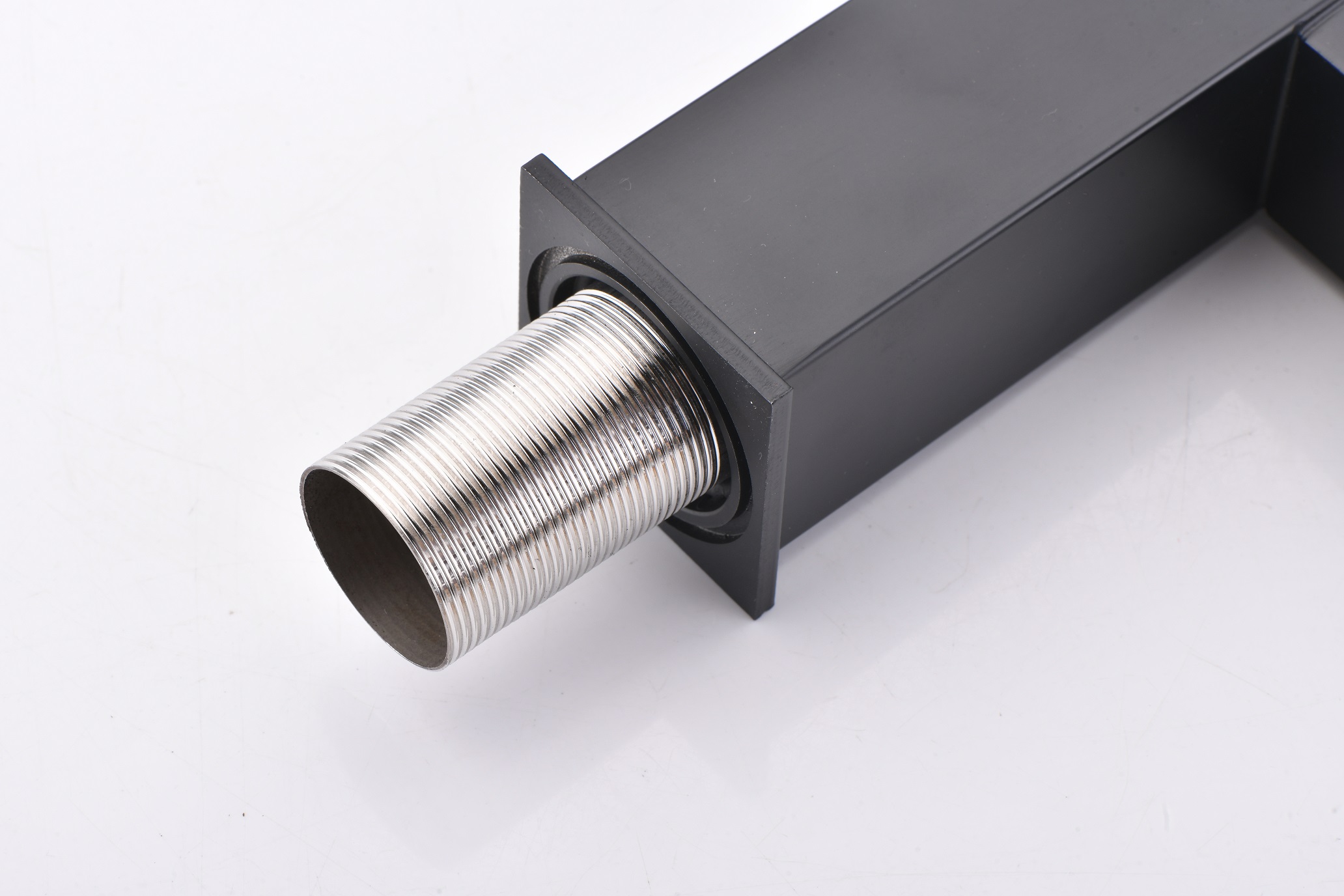 single hole bathroom sink faucet