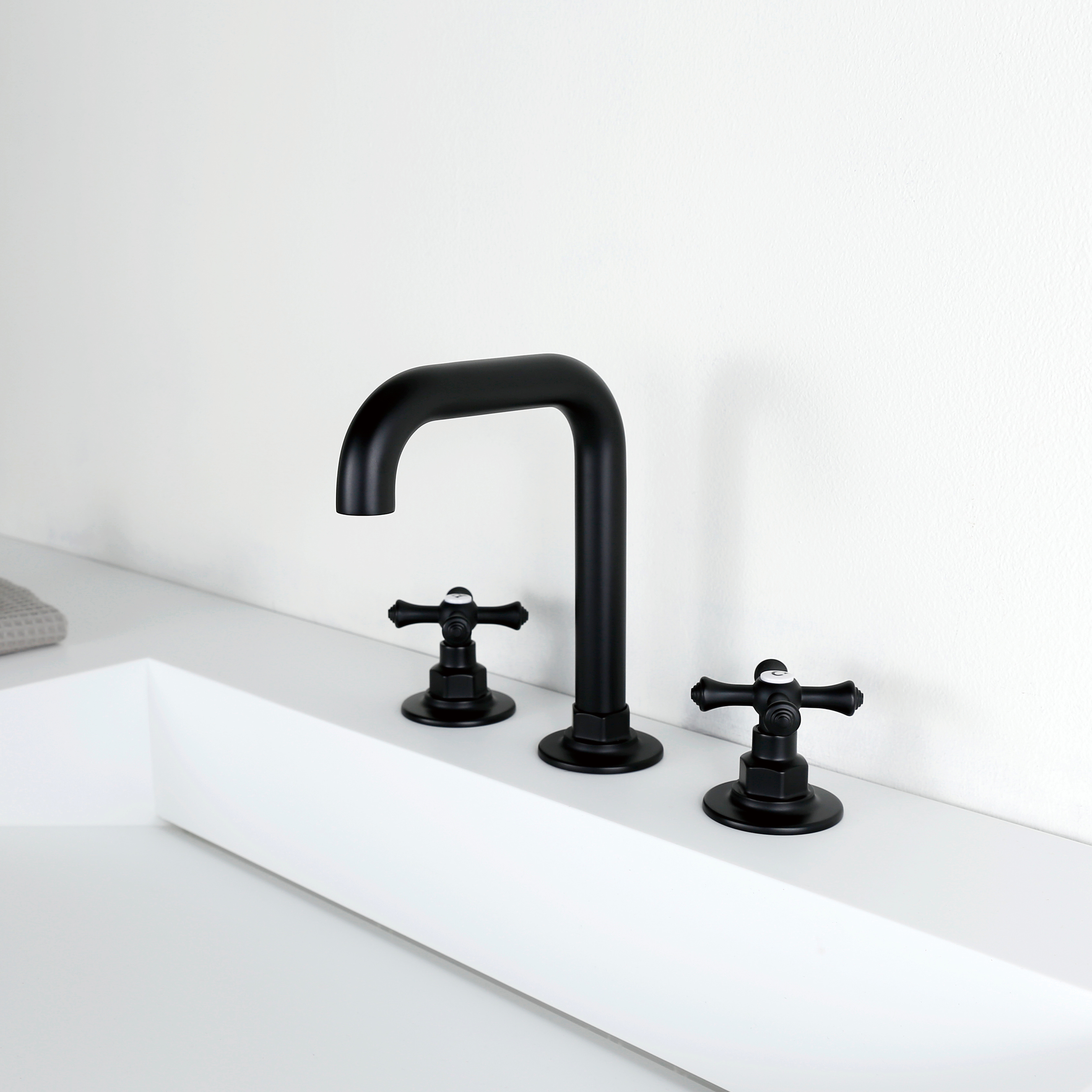 High Quality 3 Holes Double Handle Bathroom Faucet Sink Mixer Taps