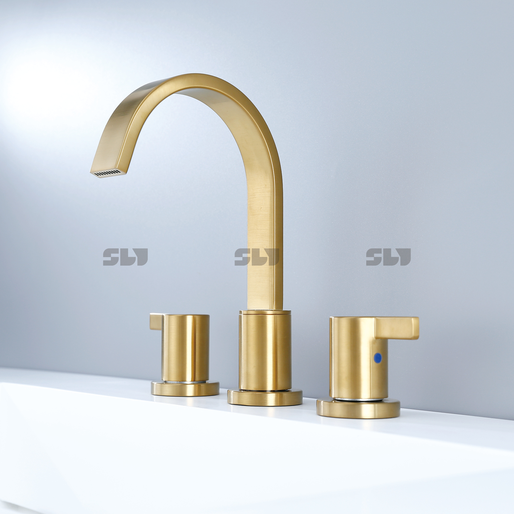 SLY Wholesale Luxury Gold Basin Faucets for Use in Home Bathrooms