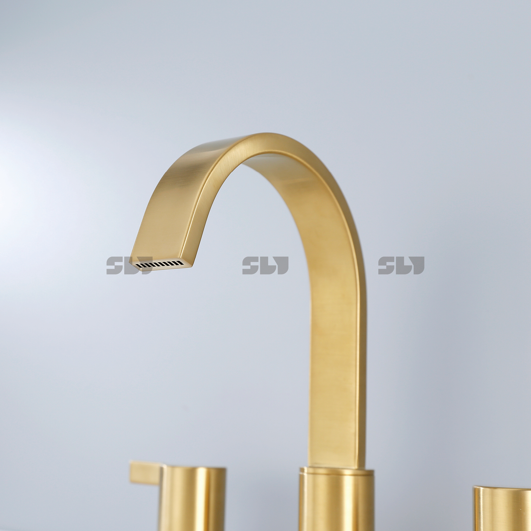 SLY Wholesale Luxury Gold Basin Faucets for Use in Home Bathrooms