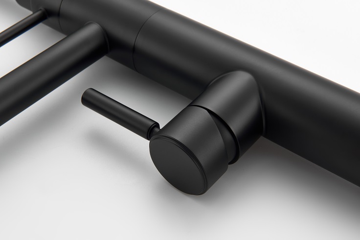 black kitchen faucet with sprayer