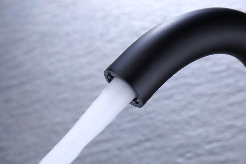 SLY Sells Hot Black Faucets Wholesale